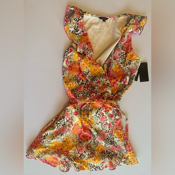 GUESS Floral Print Faux Wrap Romper with Shorts and Ruffle Accents NWT Sz Small - Picture 4 of 14
